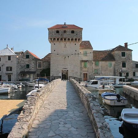 Apartment Lux Elba Kaštela Esterno foto