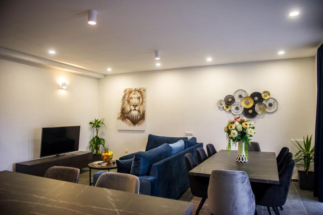 Apartment Lux Elba Kaštela Esterno foto