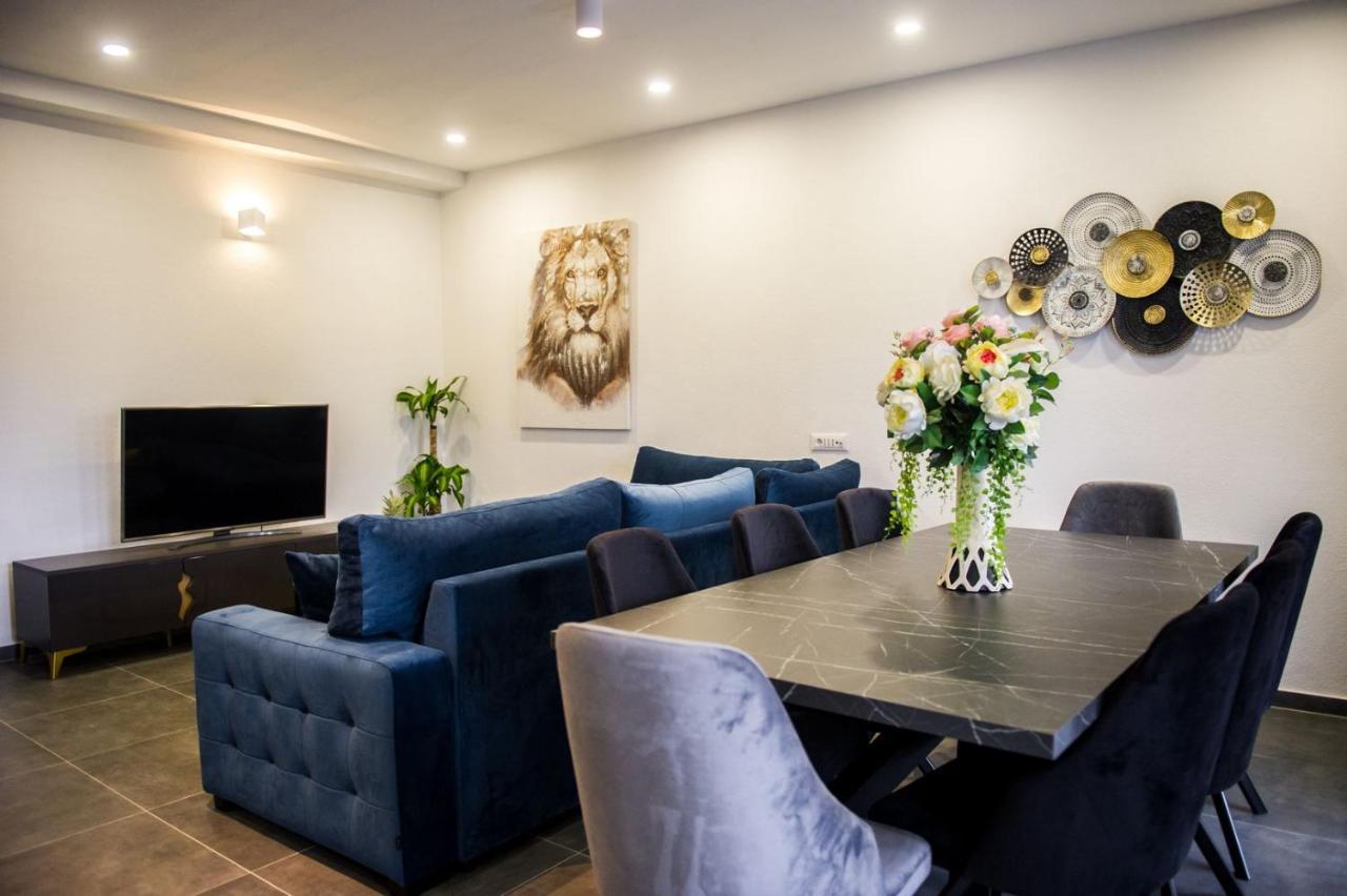 Apartment Lux Elba Kaštela Esterno foto
