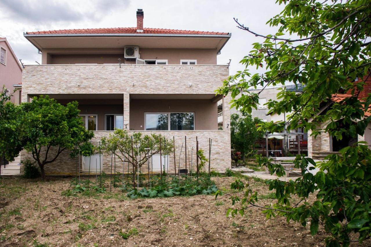 Apartment Lux Elba Kaštela Esterno foto