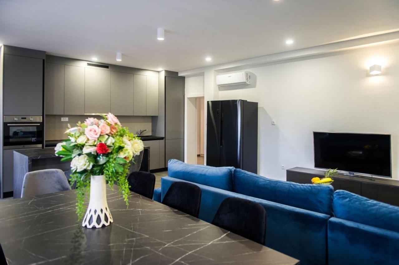 Apartment Lux Elba Kaštela Esterno foto