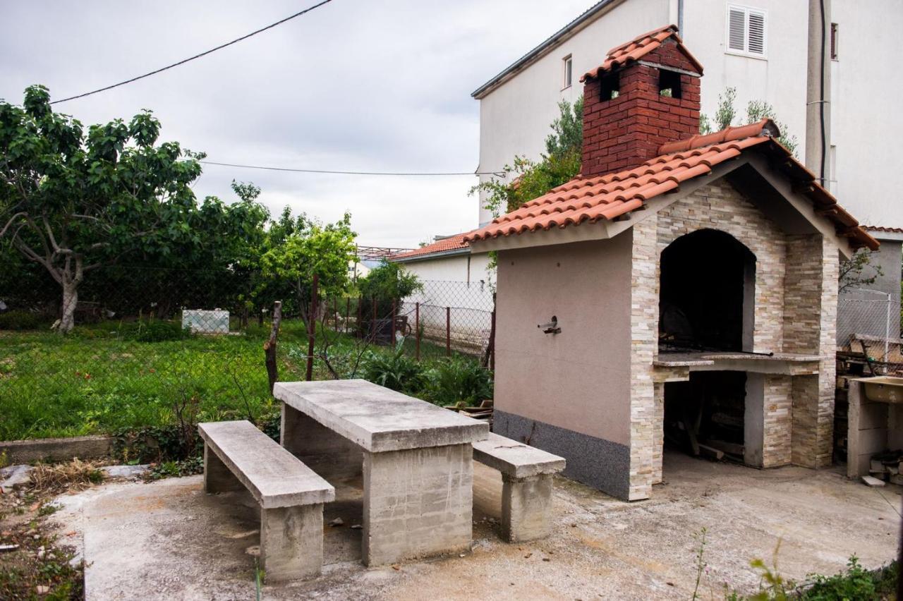 Apartment Lux Elba Kaštela Esterno foto