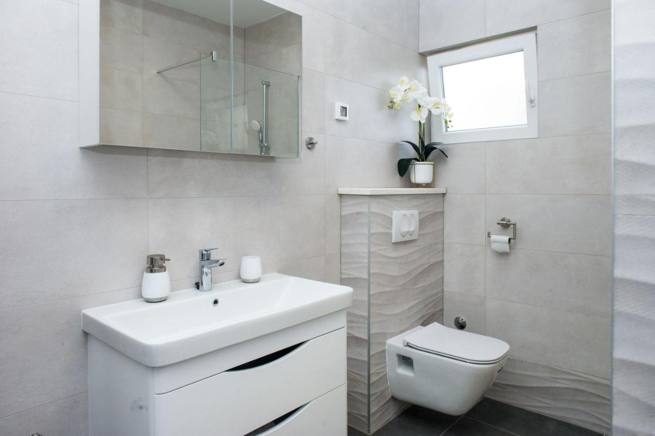 Apartment Lux Elba Kaštela Esterno foto
