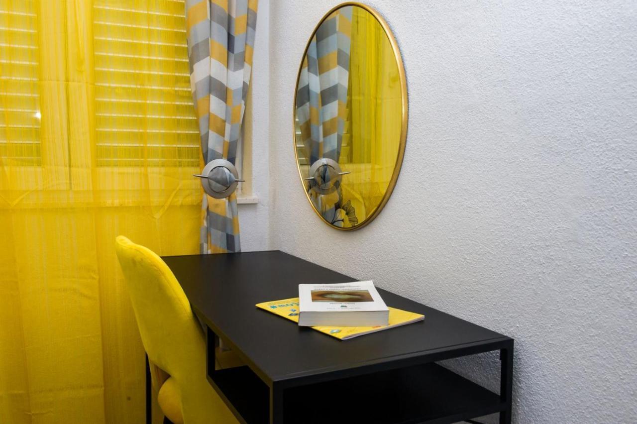 Apartment Lux Elba Kaštela Esterno foto