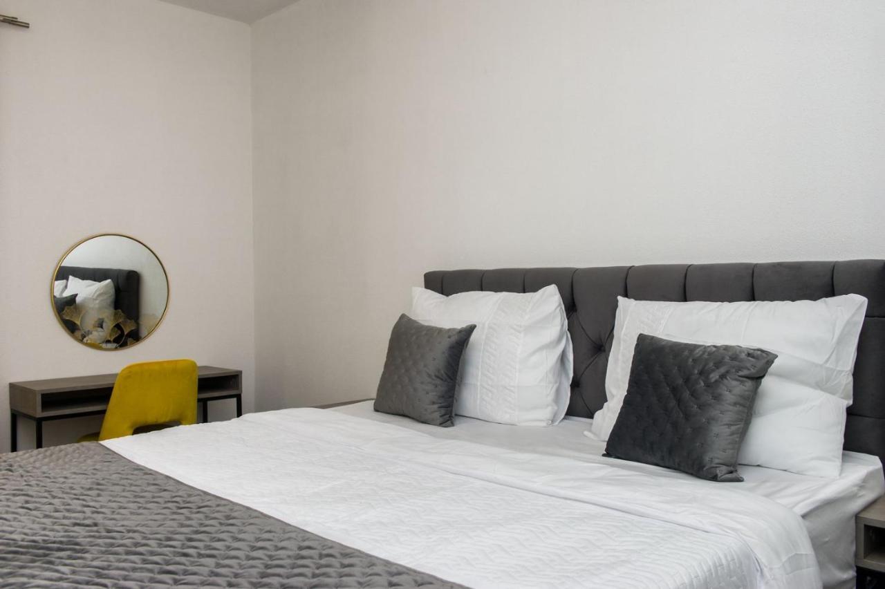 Apartment Lux Elba Kaštela Esterno foto