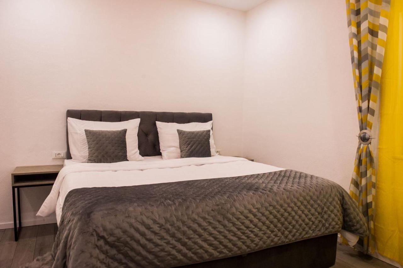 Apartment Lux Elba Kaštela Esterno foto