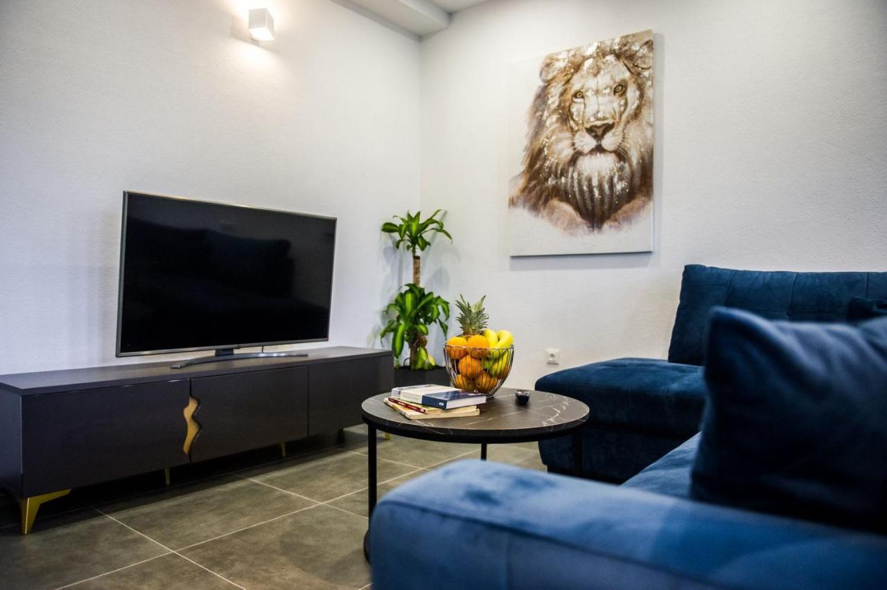 Apartment Lux Elba Kaštela Esterno foto