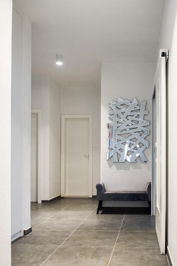 Apartment Lux Elba Kaštela Esterno foto